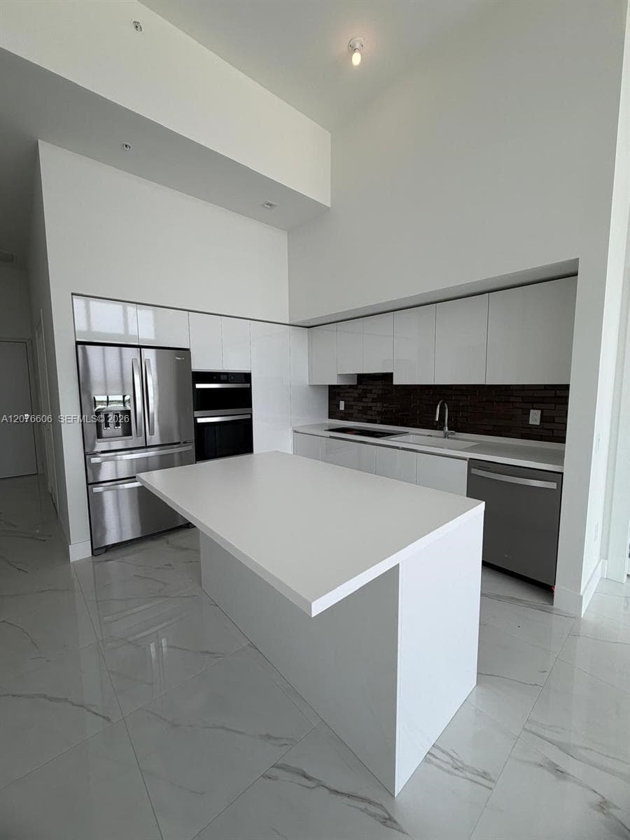 OASIS HALLANDALE WEST · #607 in Hallandale Beach - Photo 2
