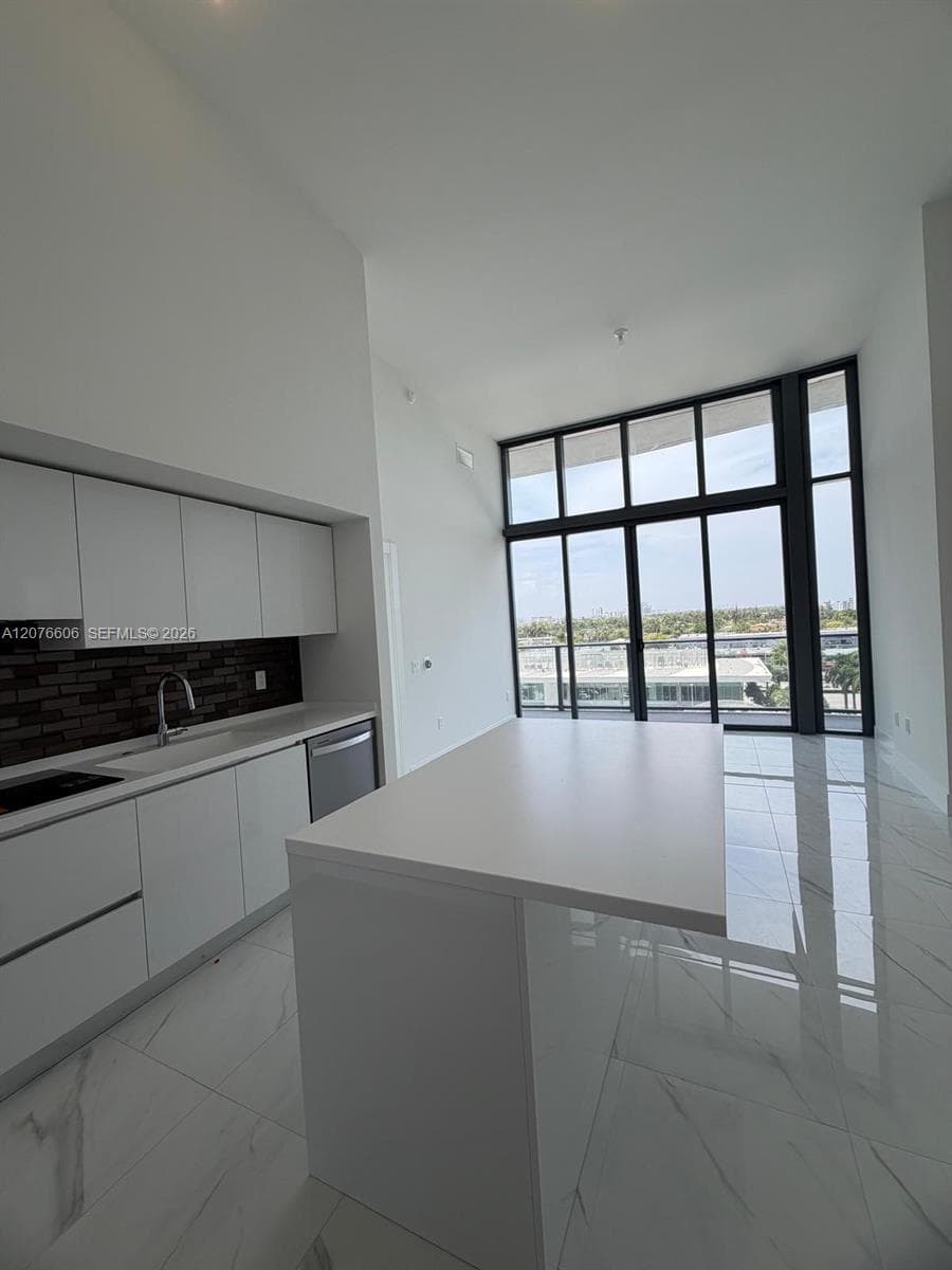 OASIS HALLANDALE WEST · #607 in Hallandale Beach - Photo 5