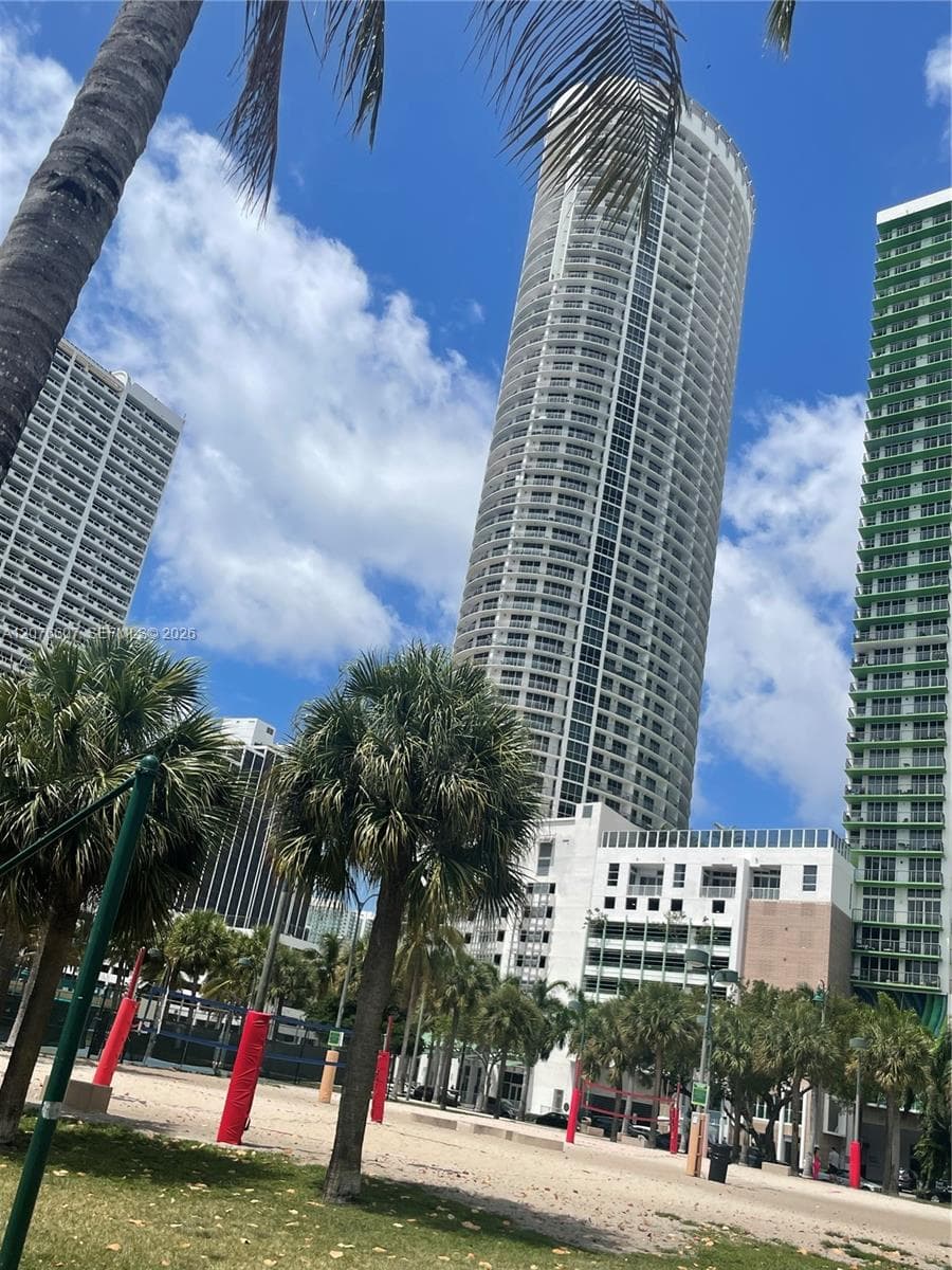 Opera Tower · #3403 in Miami - Photo 2