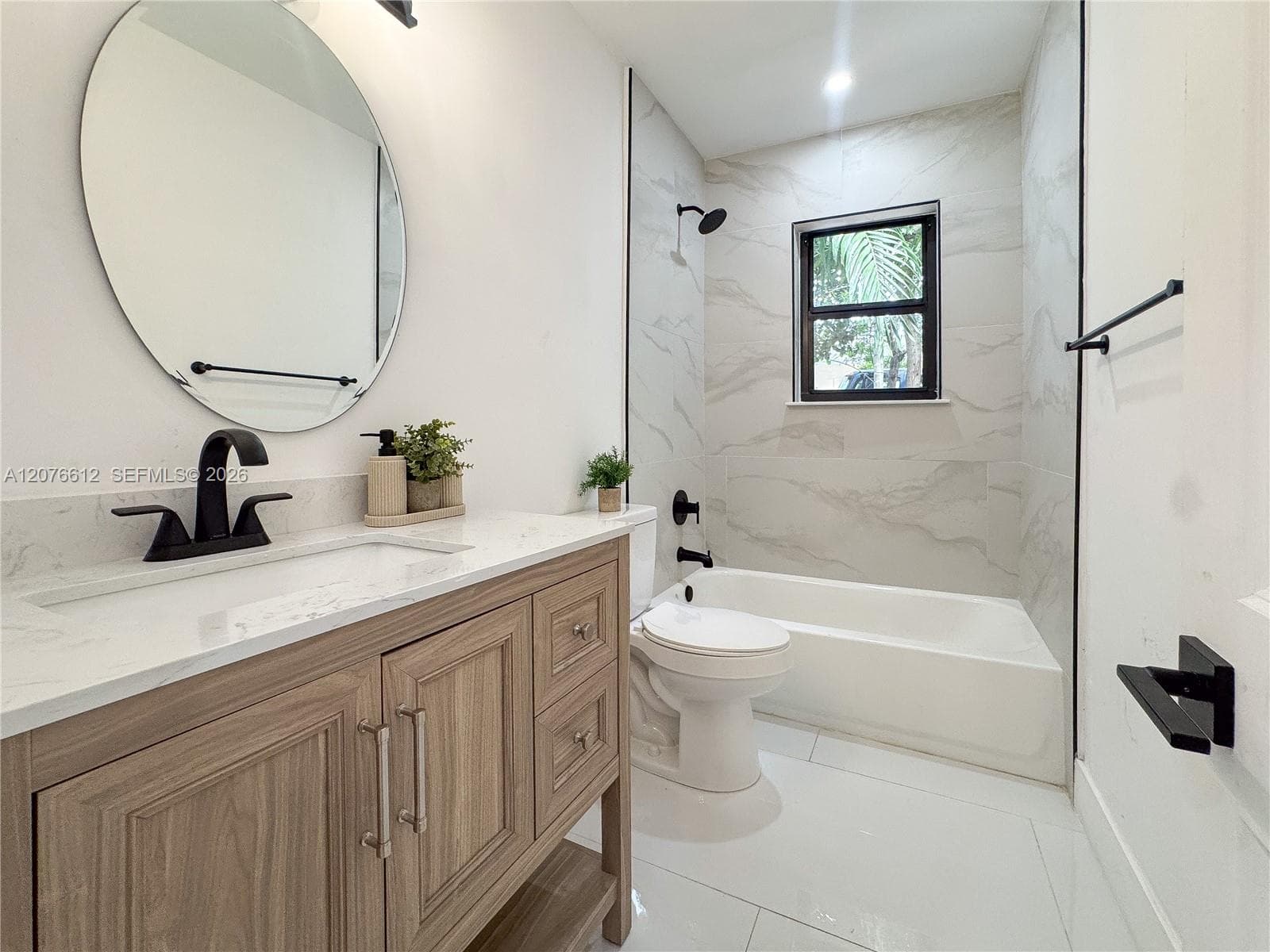 2534 NW 51st Ter photo 14