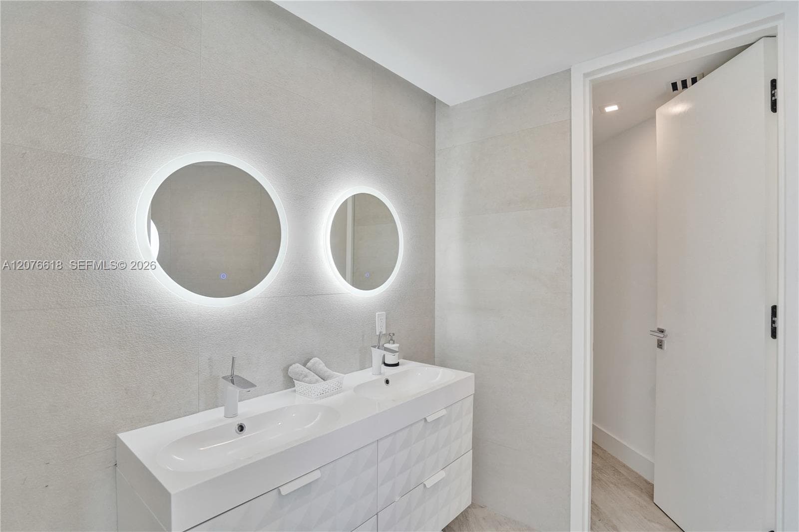 4000 ISL BLVD WILLIAMS IS · #PH2 in Aventura - Photo 56