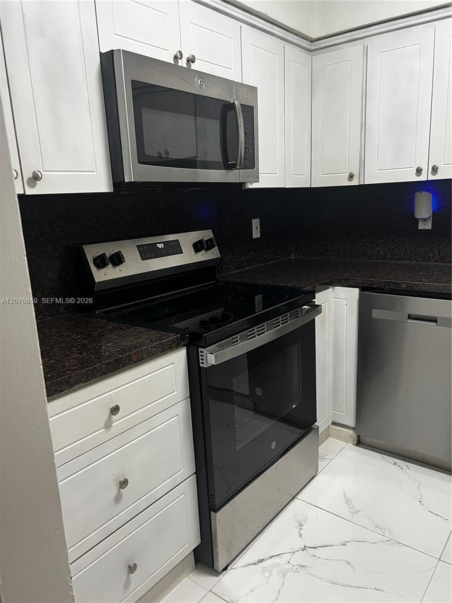 PARKVIEW POINT CONDO · #8I in Miami Beach - Photo 2
