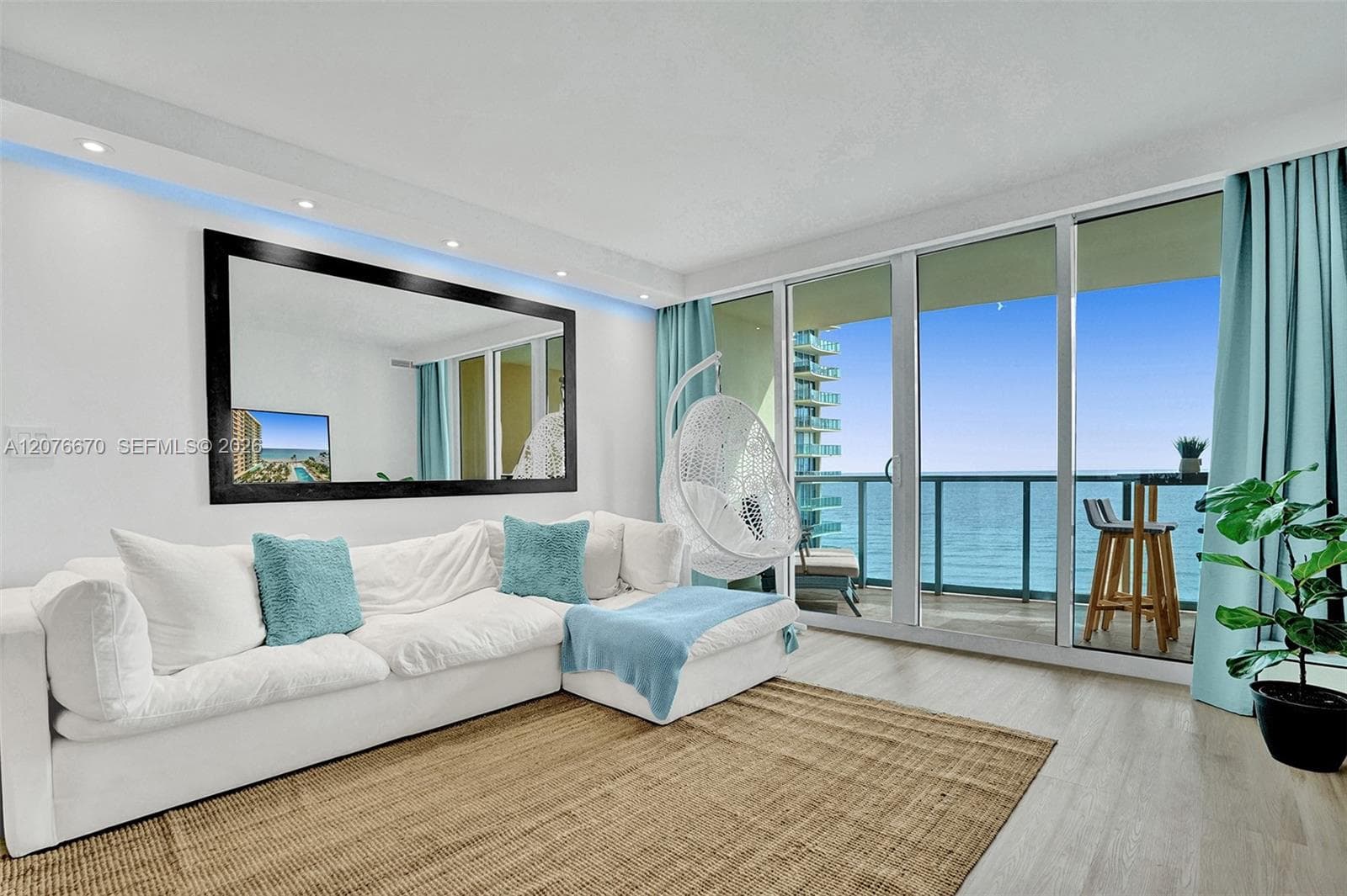 WAVE CONDO · #823 (Available now) in Hollywood - Photo 2