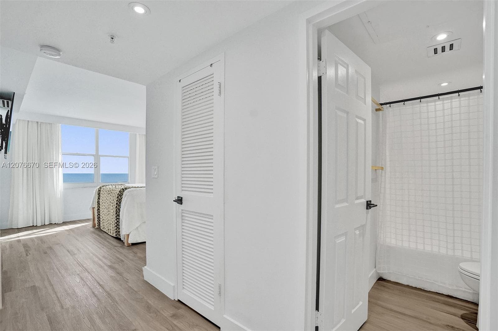 WAVE CONDO · #823 (Available now) in Hollywood - Photo 16