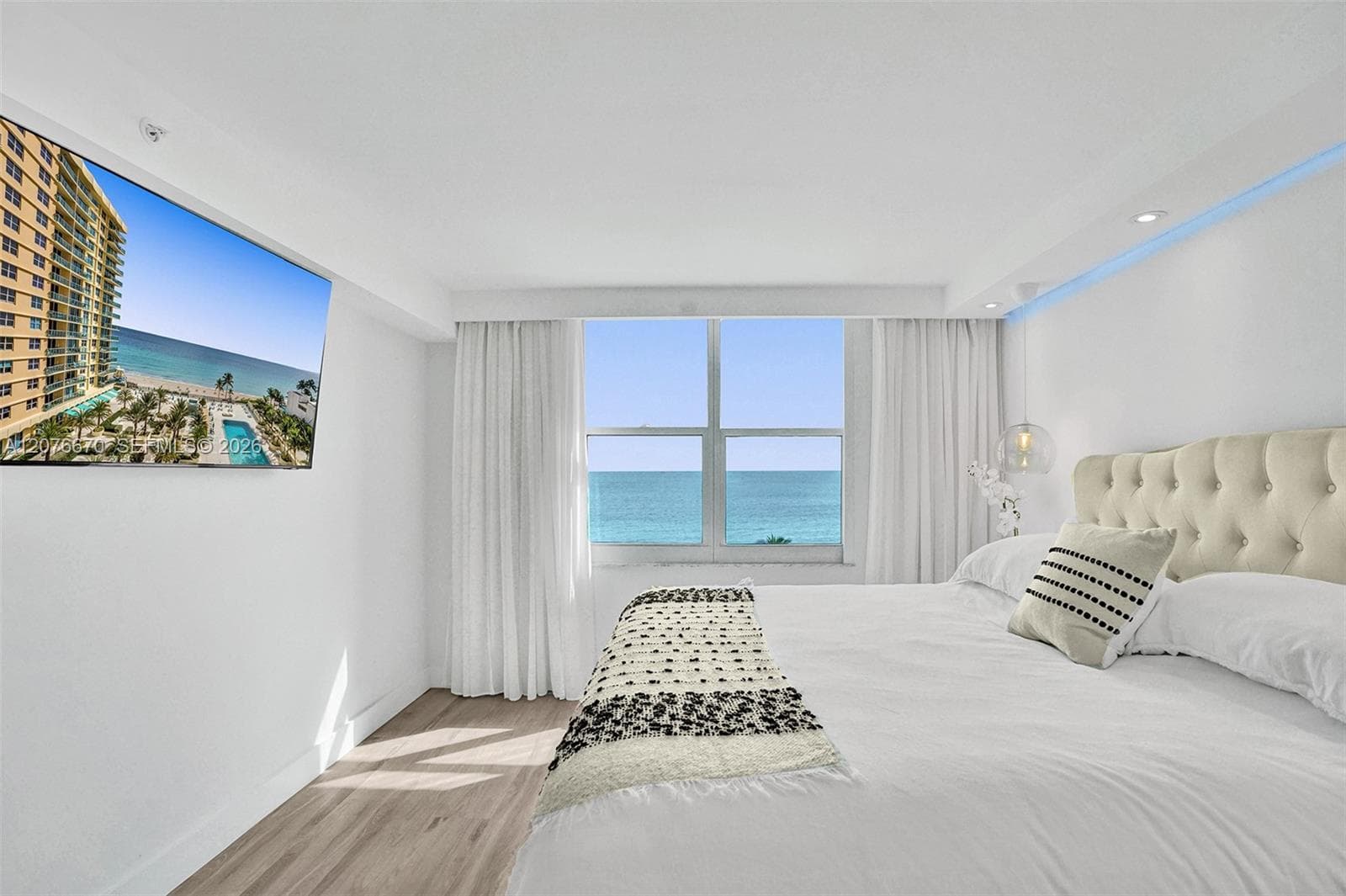 WAVE CONDO · #823 (Available now) in Hollywood - Photo 22