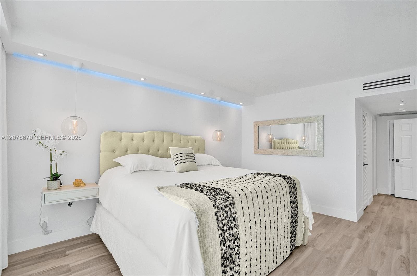 WAVE CONDO · #823 (Available now) in Hollywood - Photo 20