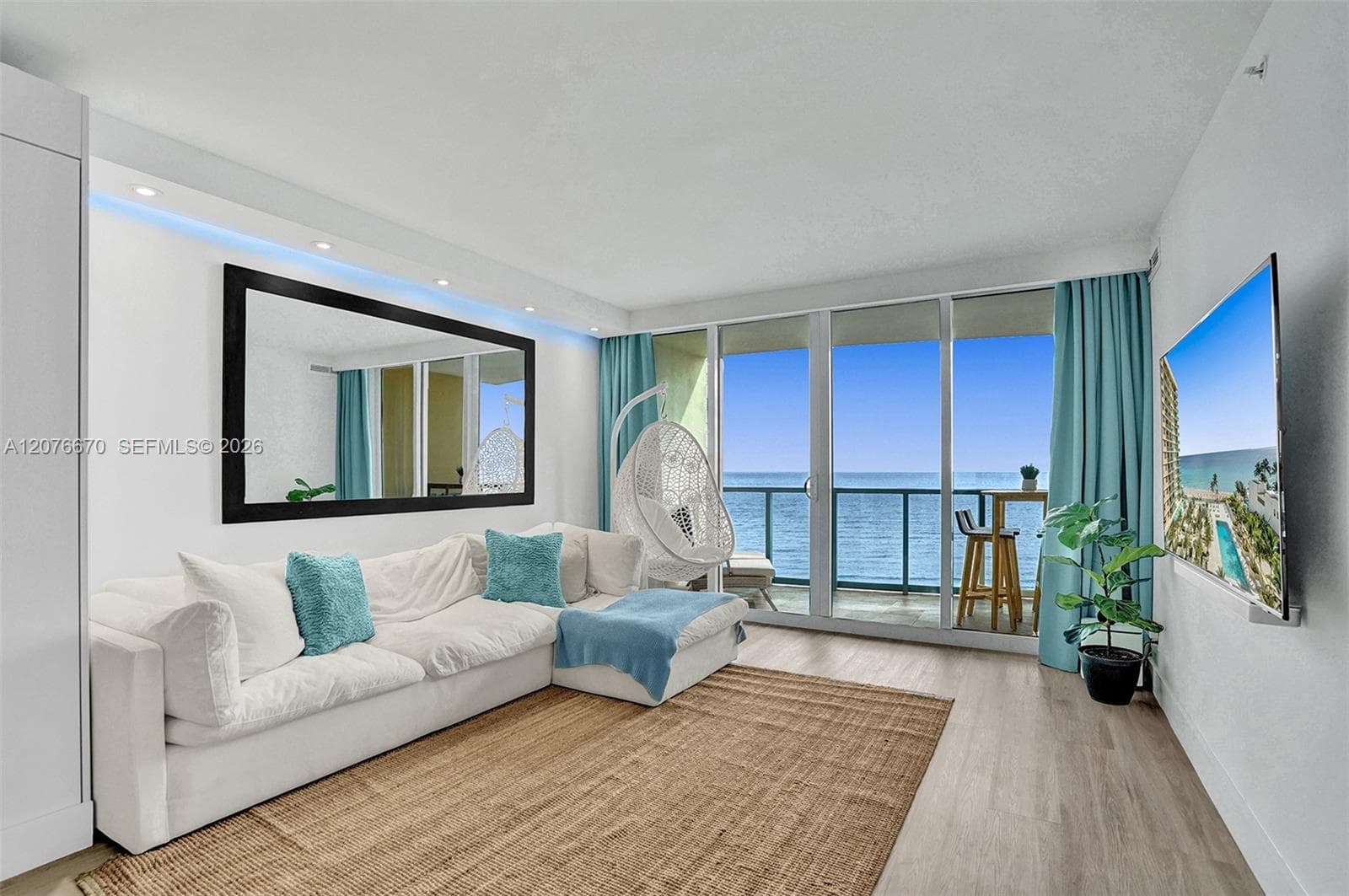 WAVE CONDO · #823 (Available now) in Hollywood - Photo 9