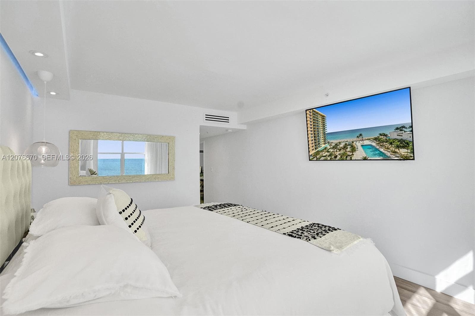 WAVE CONDO · #823 (Available now) in Hollywood - Photo 21