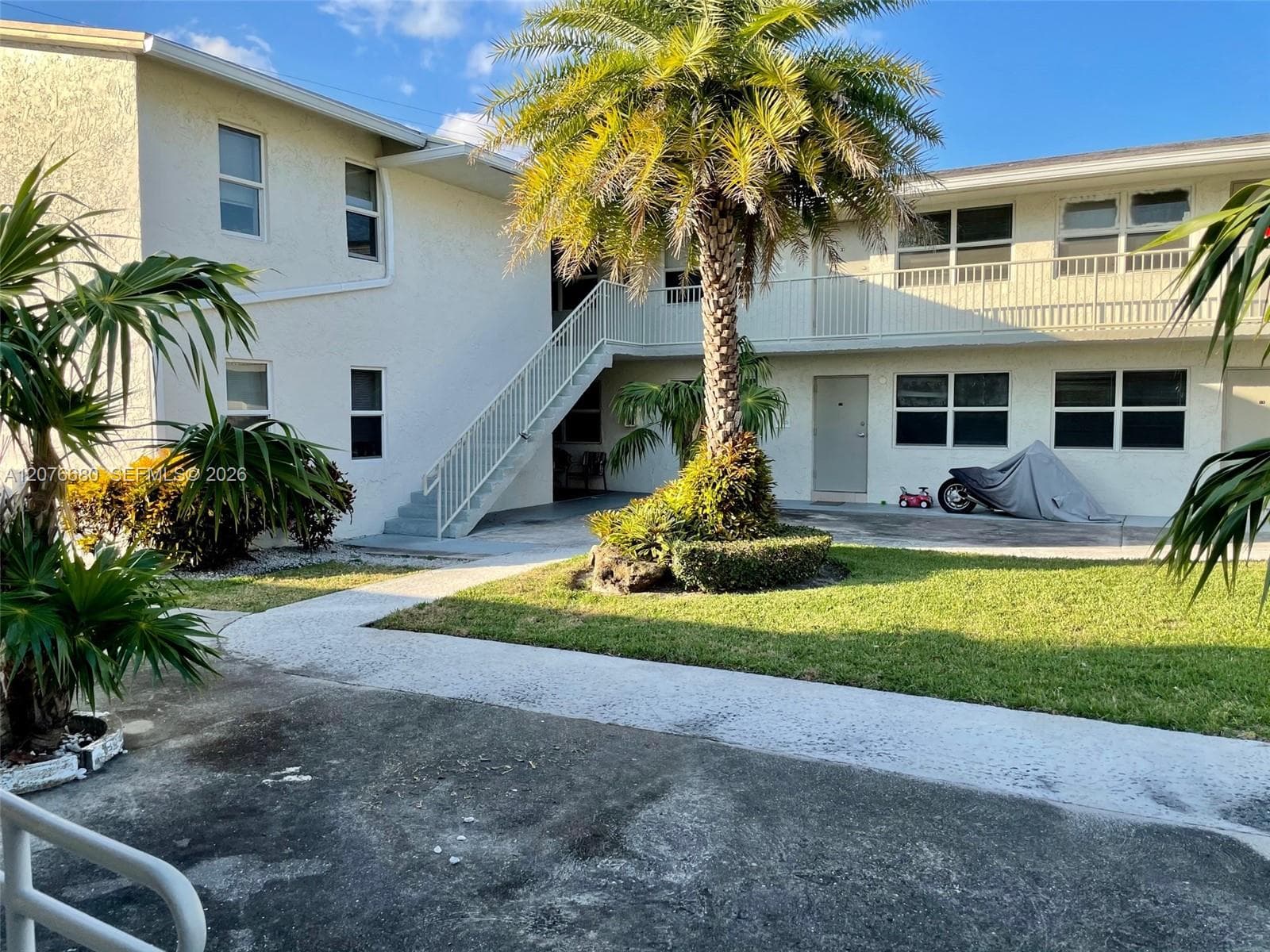 POMPANO ISLES SEC · #N8 in Pompano Beach - Photo 2