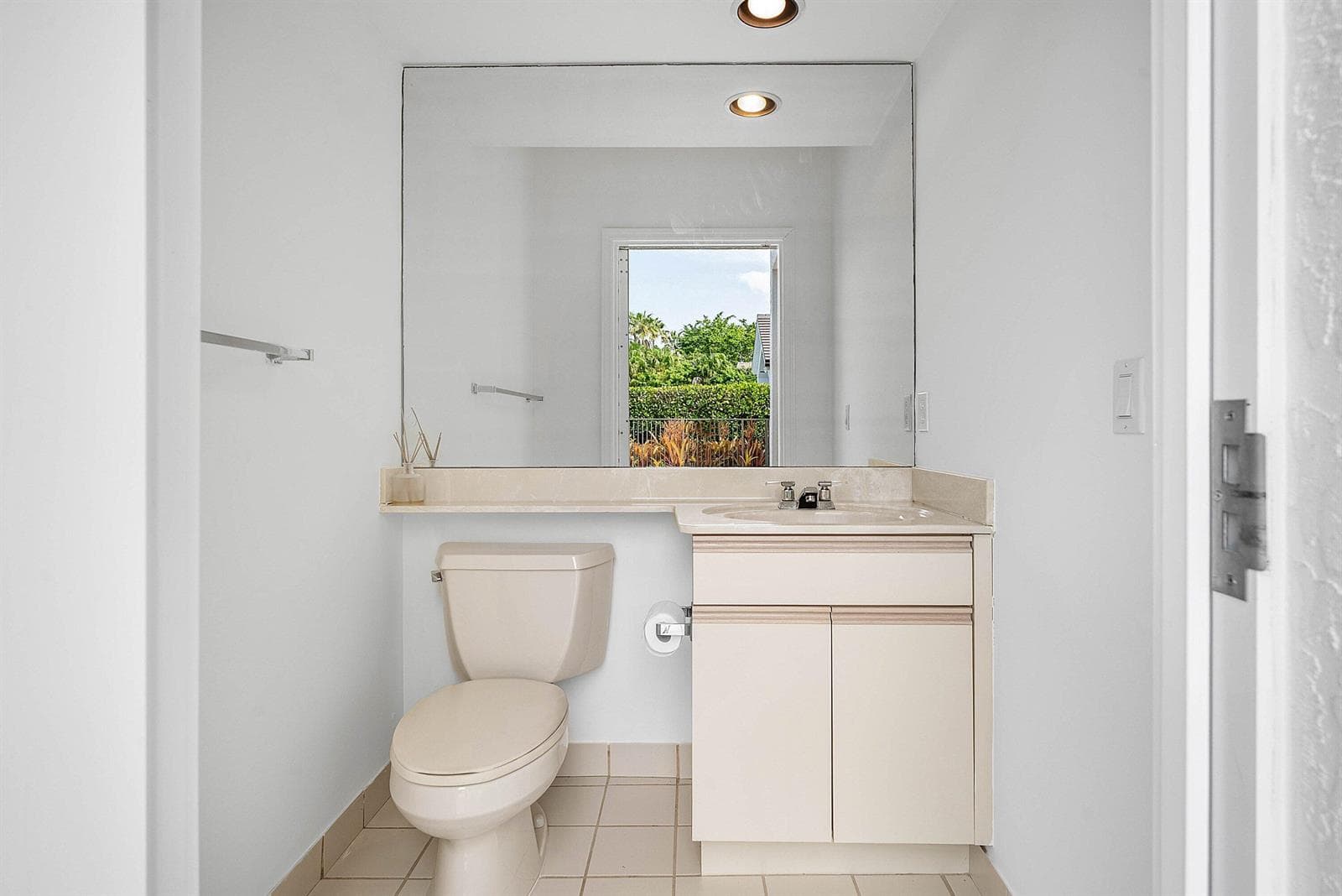 XTRA 1/2 BATH