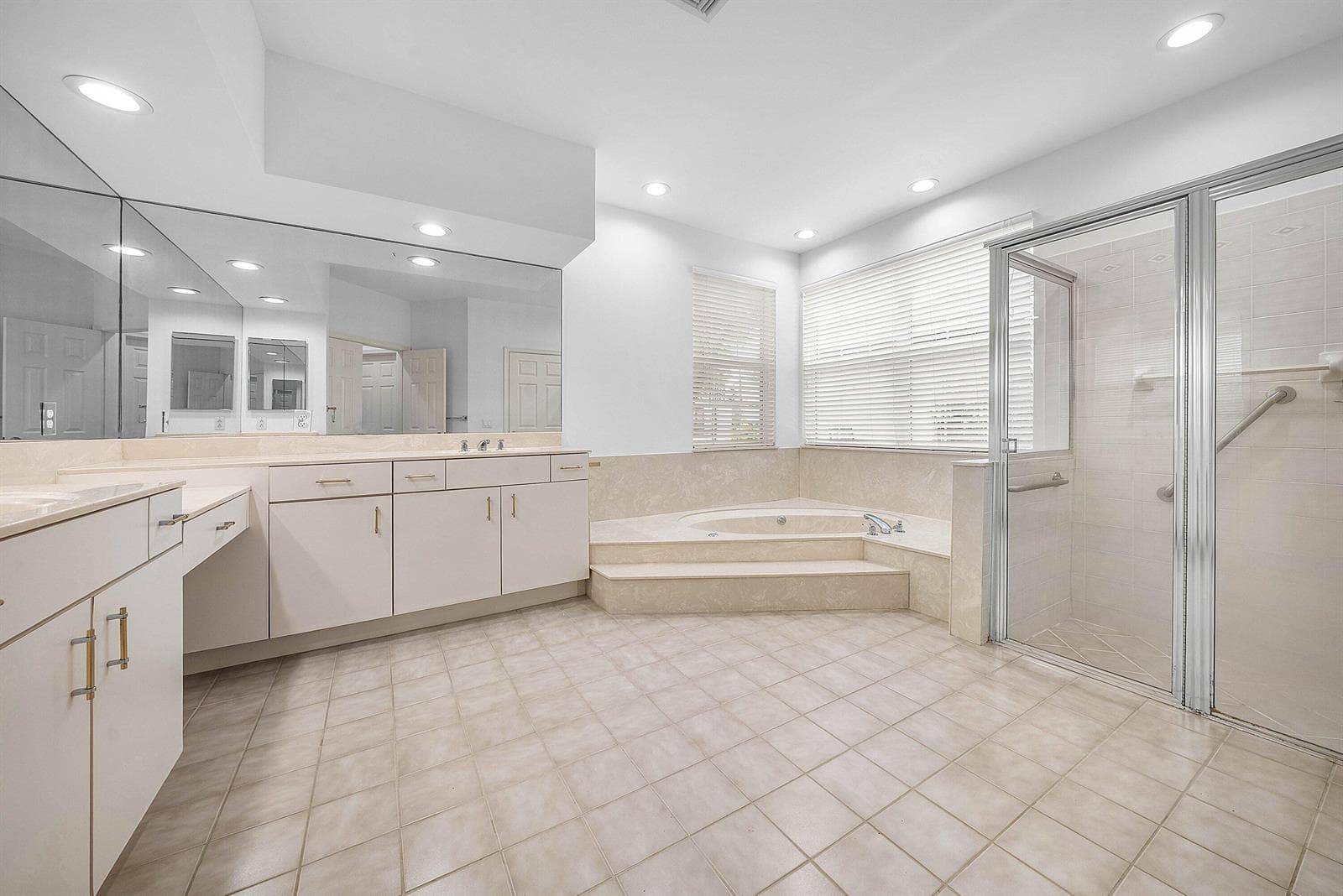 ENSUITE BATH