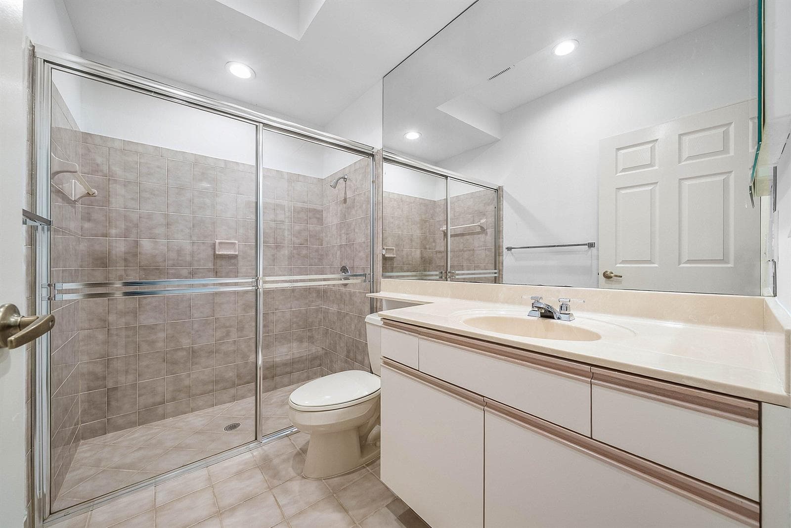 2ND BDRM'S ENSUITE