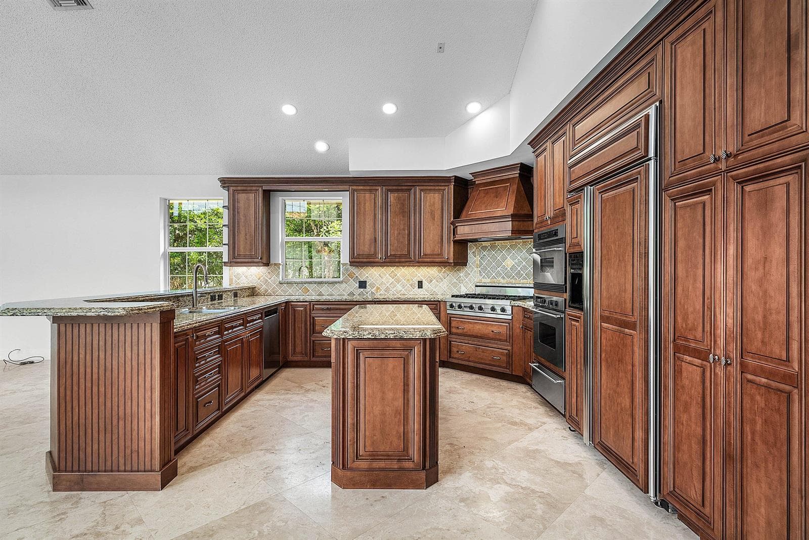 FABULOUS CHEF'S KITCHEN