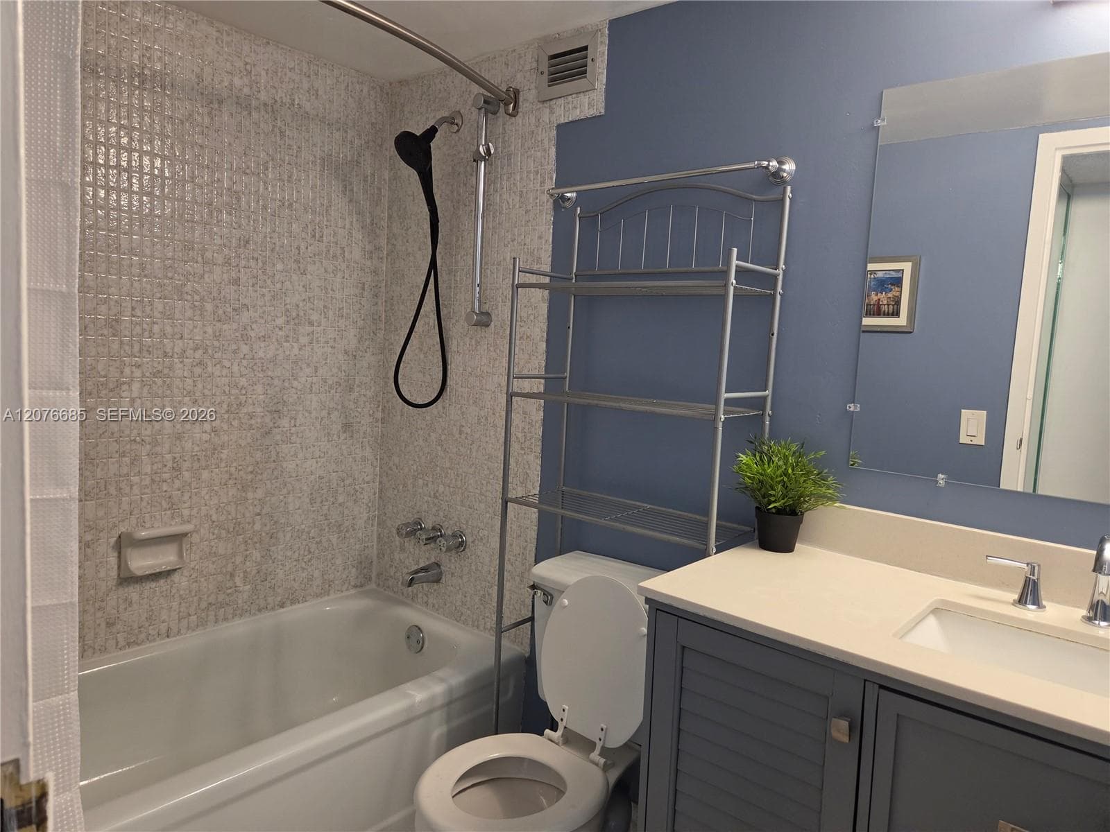 DESOTO PARK CONDO · #209 in Hallandale Beach - Photo 9