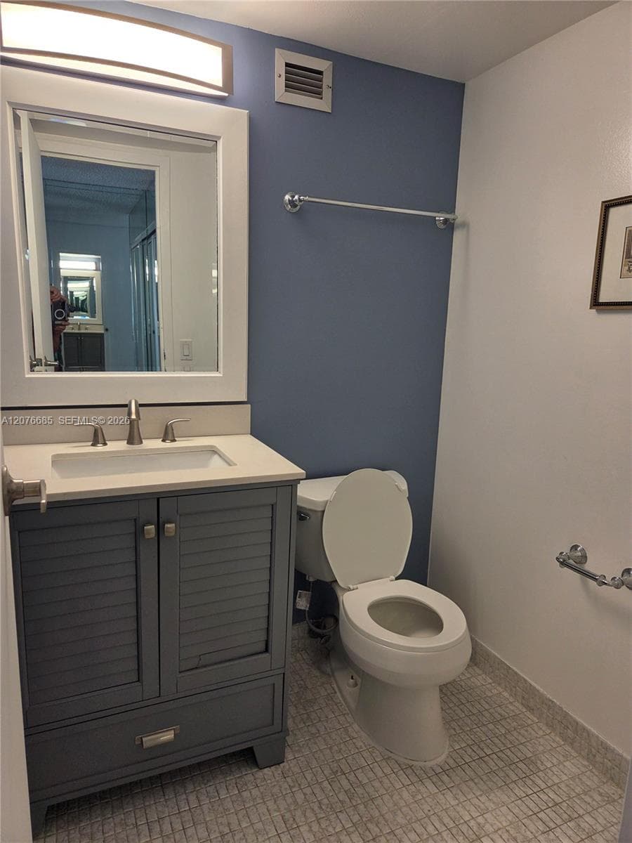 DESOTO PARK CONDO · #209 in Hallandale Beach - Photo 4
