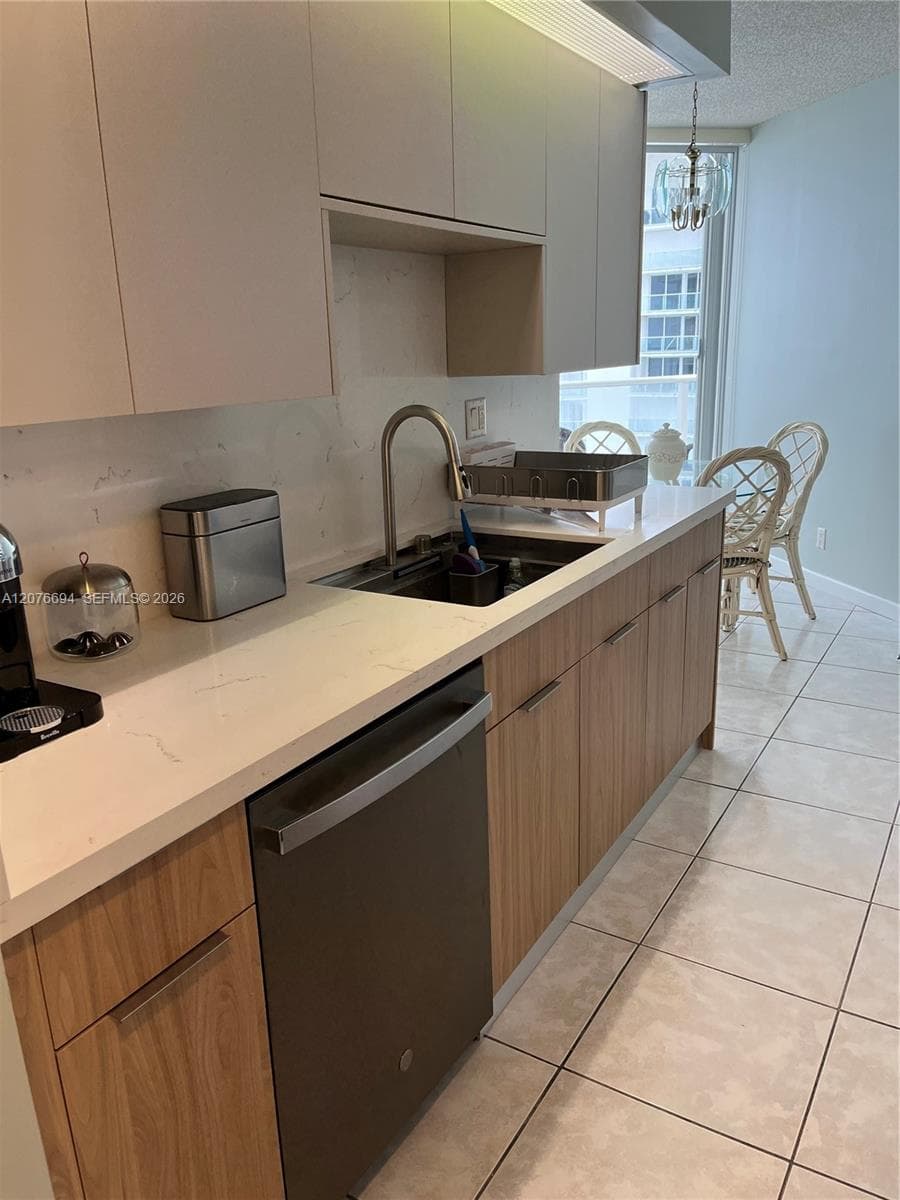 Oceania III · #2538 in Sunny Isles Beach - Photo 5