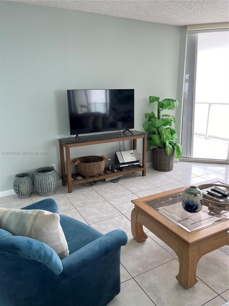 Oceania III · #2538 in Sunny Isles Beach - Photo 9