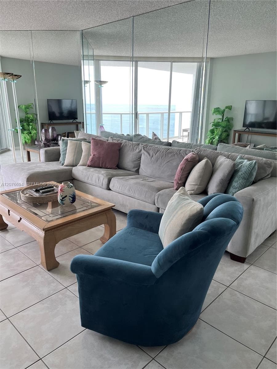 Oceania III · #2538 in Sunny Isles Beach - Photo 8