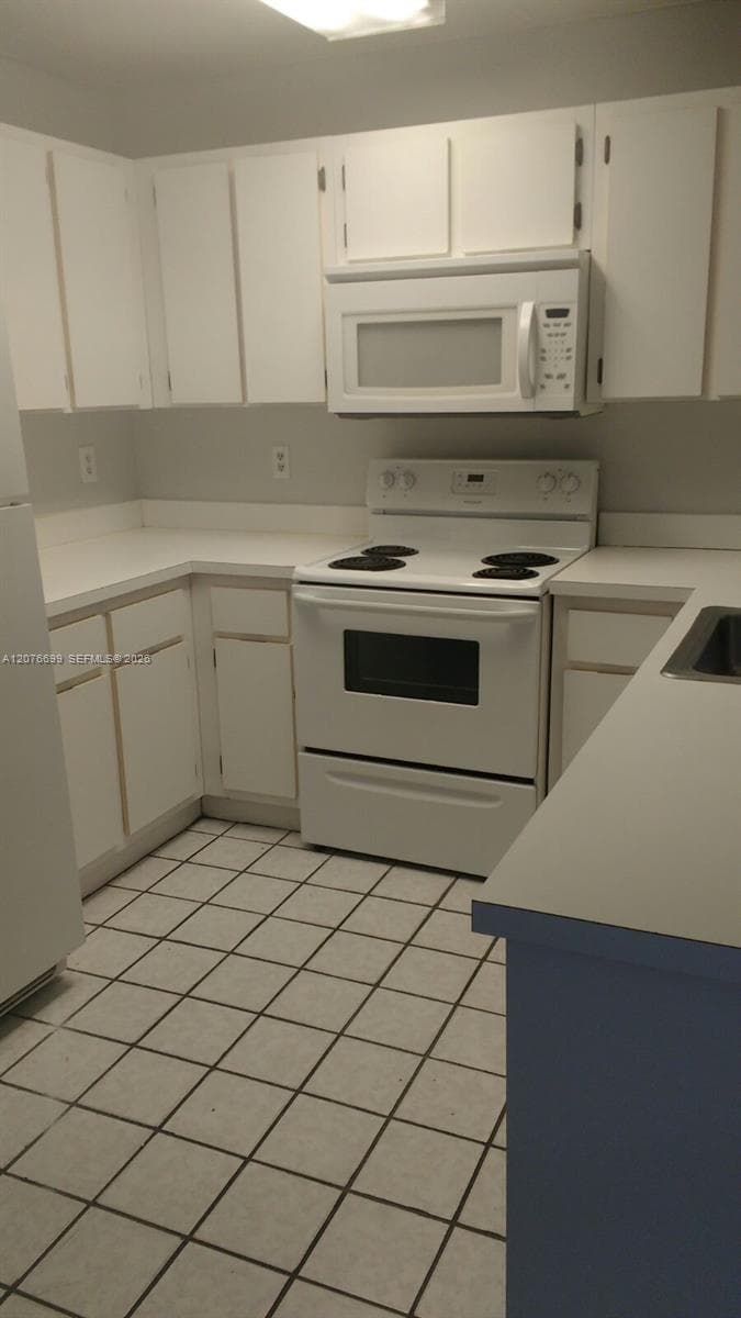 BANYAN TREE CONDO 8 · #202 in Miami - Photo 3