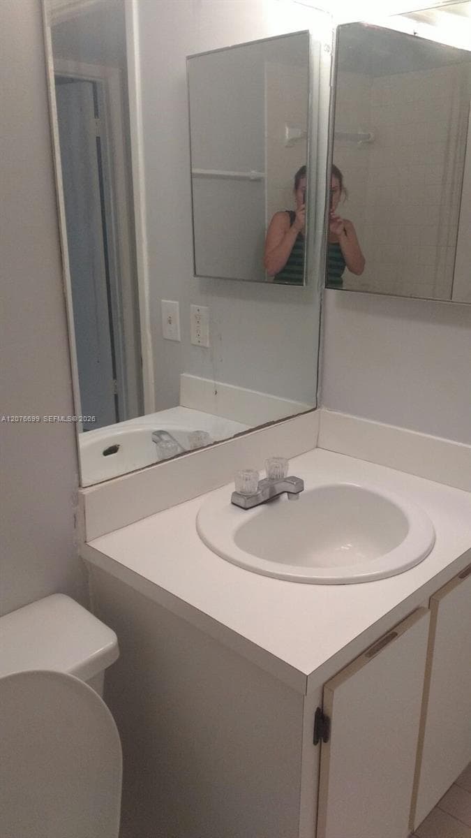 BANYAN TREE CONDO 8 · #202 in Miami - Photo 10