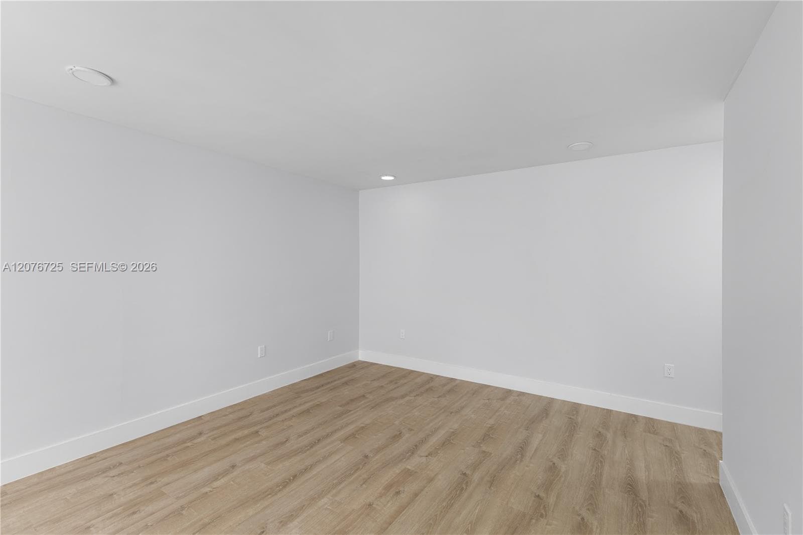POINT LAKE CONDO II · #102 in Miami - Photo 23