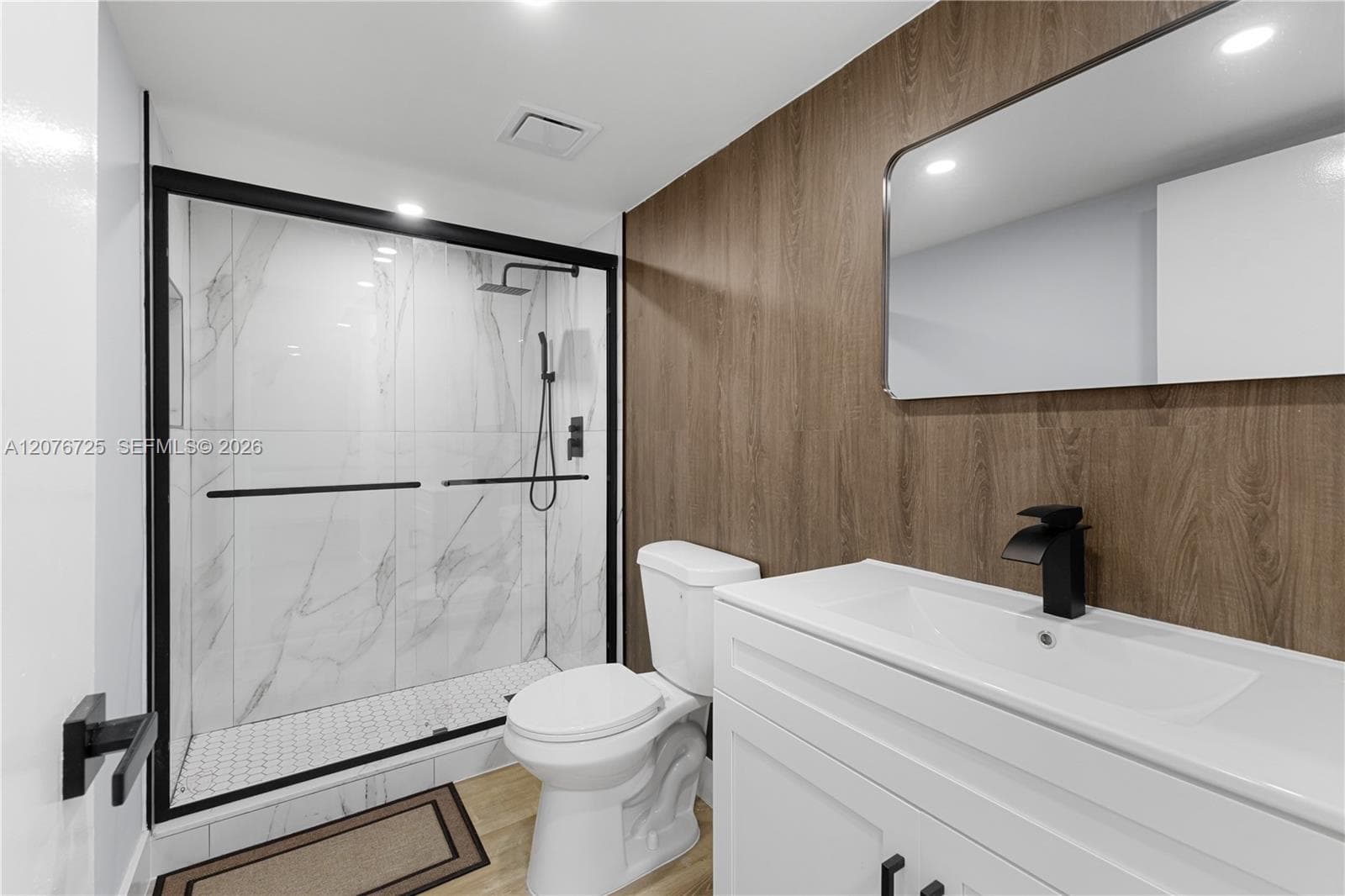 POINT LAKE CONDO II · #102 in Miami - Photo 26