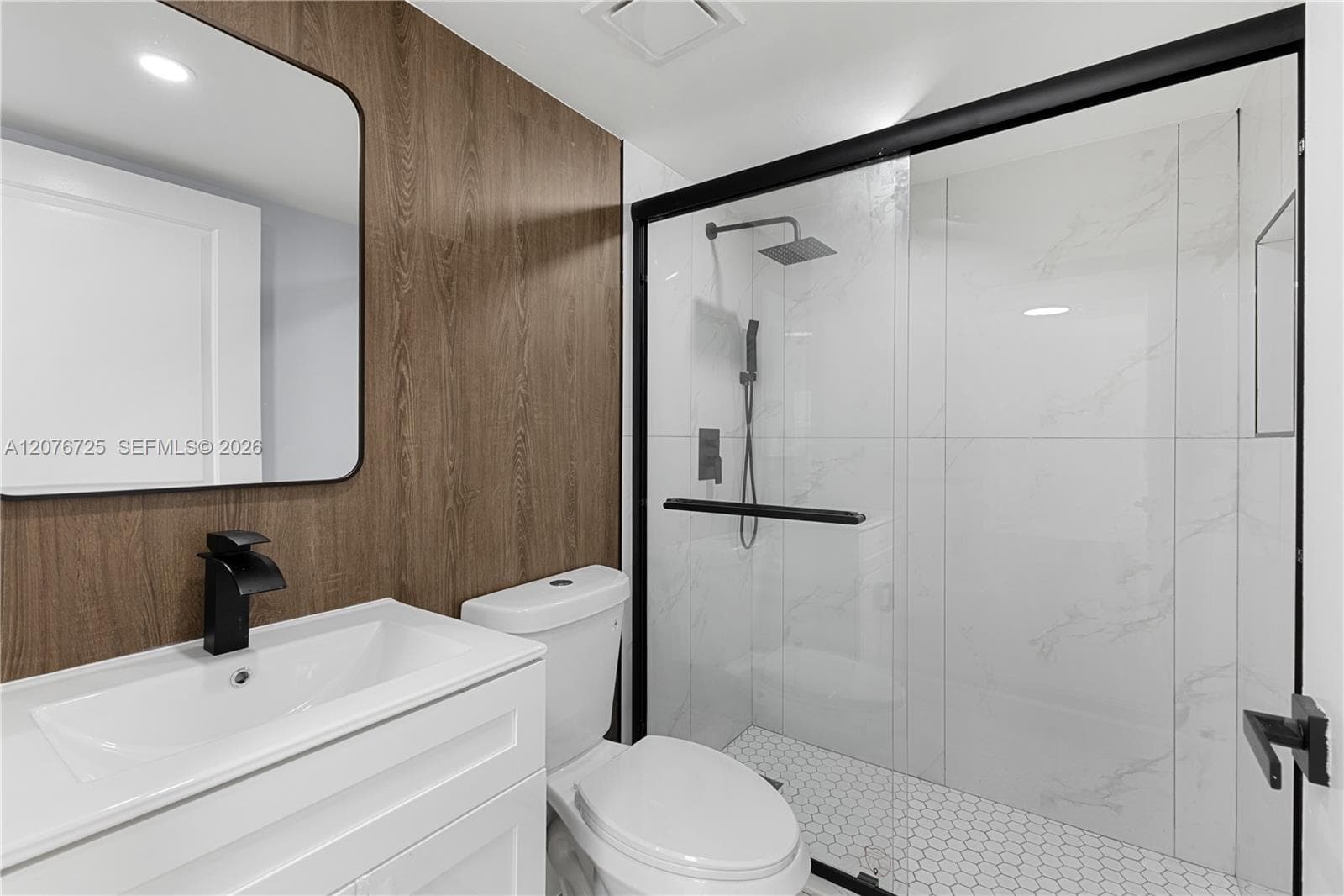 POINT LAKE CONDO II · #102 in Miami - Photo 22
