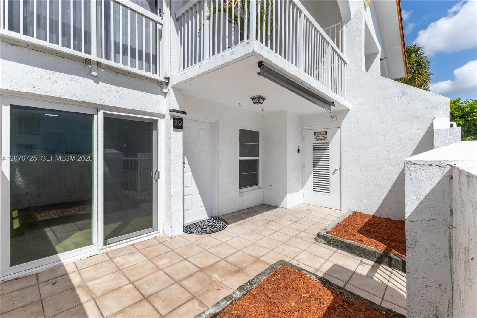 POINT LAKE CONDO II · #102 in Miami - Photo 9