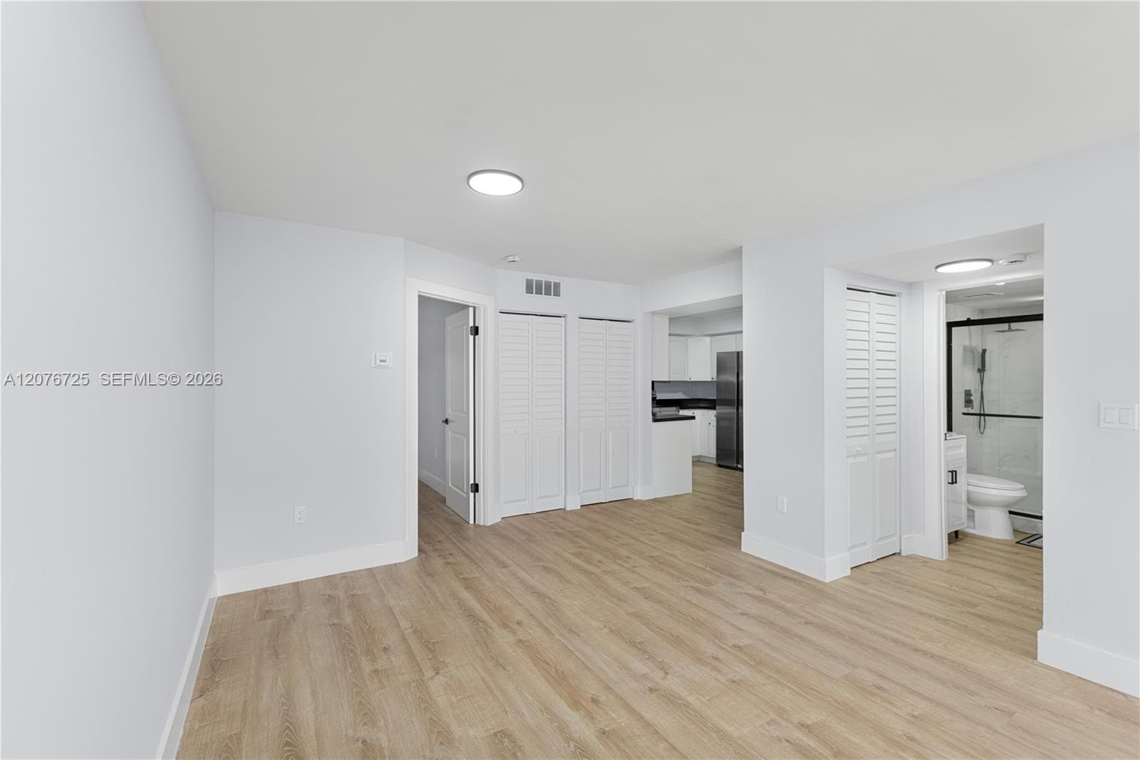 POINT LAKE CONDO II · #102 in Miami - Photo 14