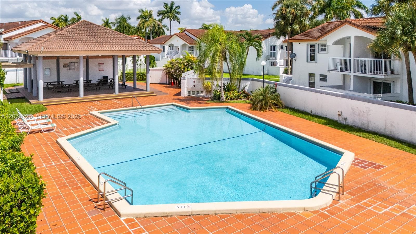 POINT LAKE CONDO II · #102 in Miami - Photo 35