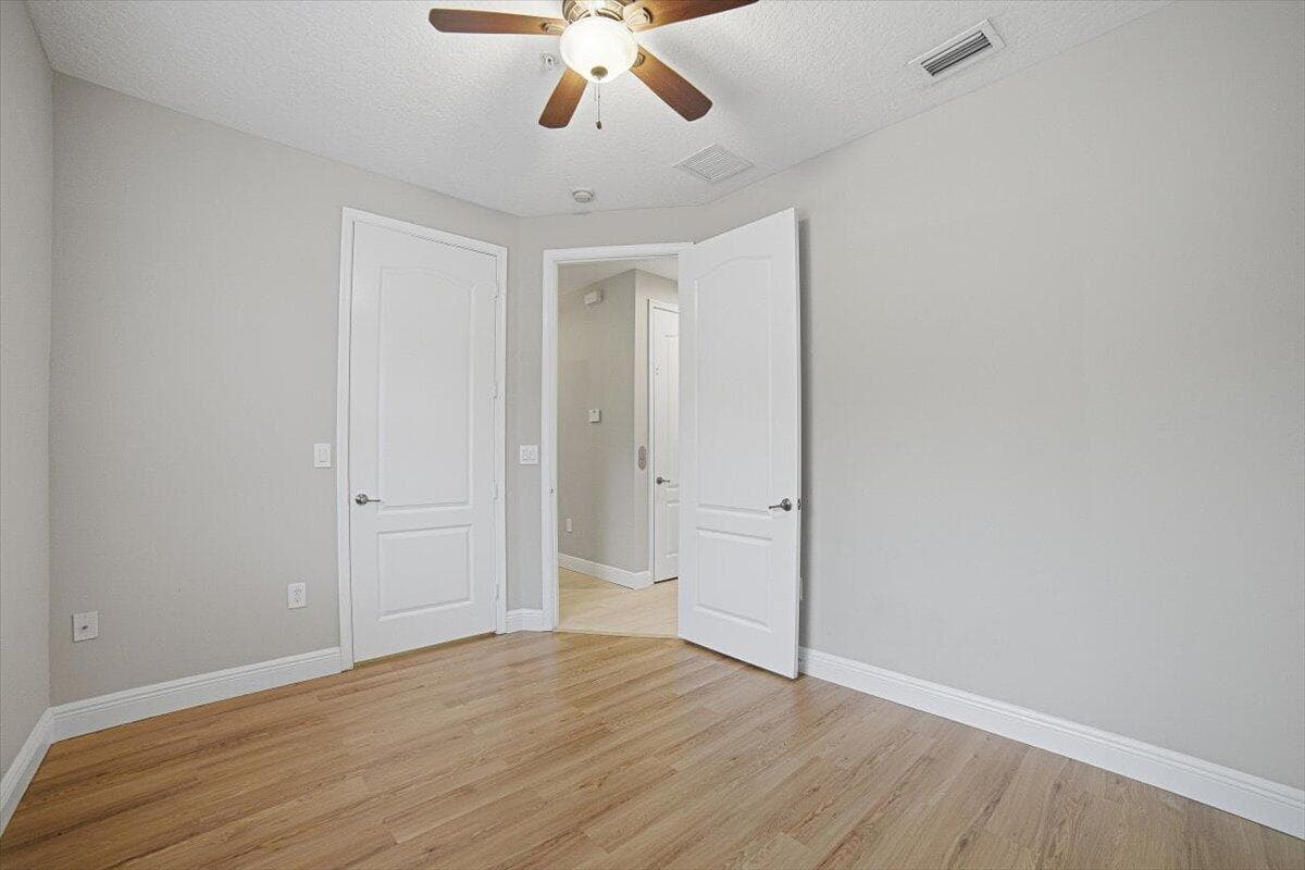 10-Bedroom1-B