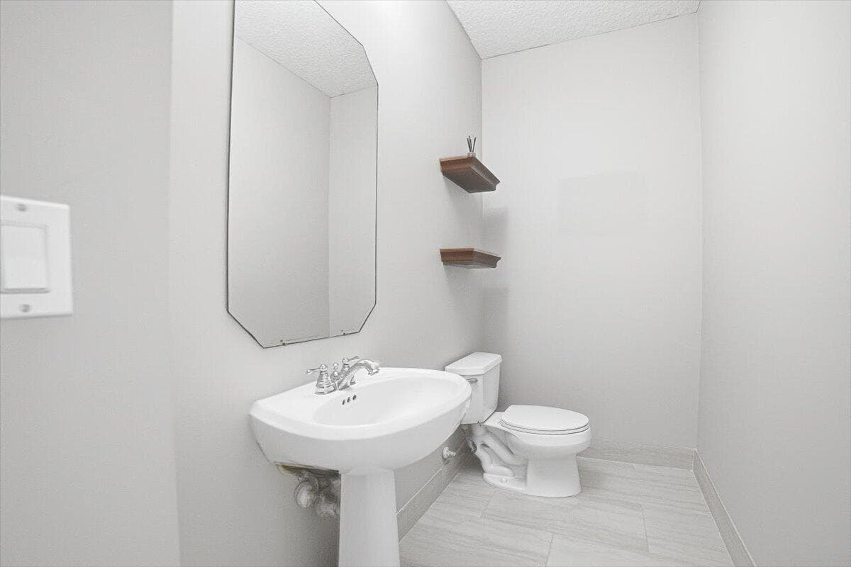 07-Bathroom2