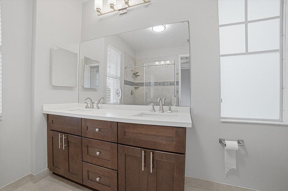 14-Bedroom3-Bathroom