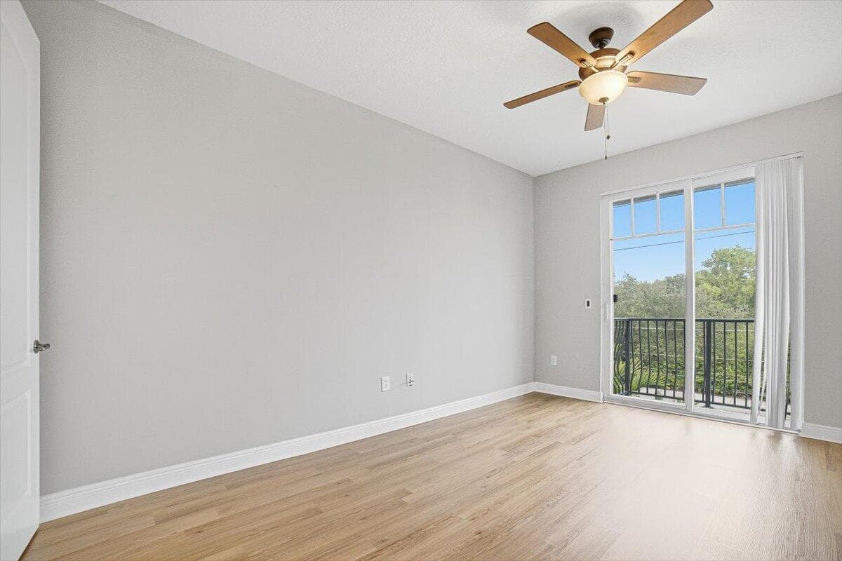 13-Bedroom3