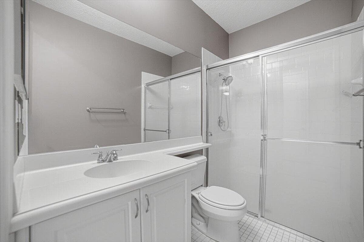 06-Bathroom1