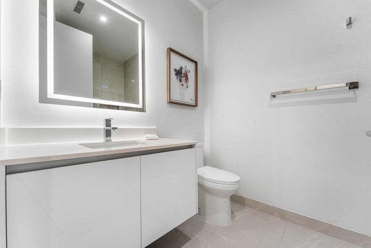 025-220LakeShoreDrive-702-LakePark-FL-33