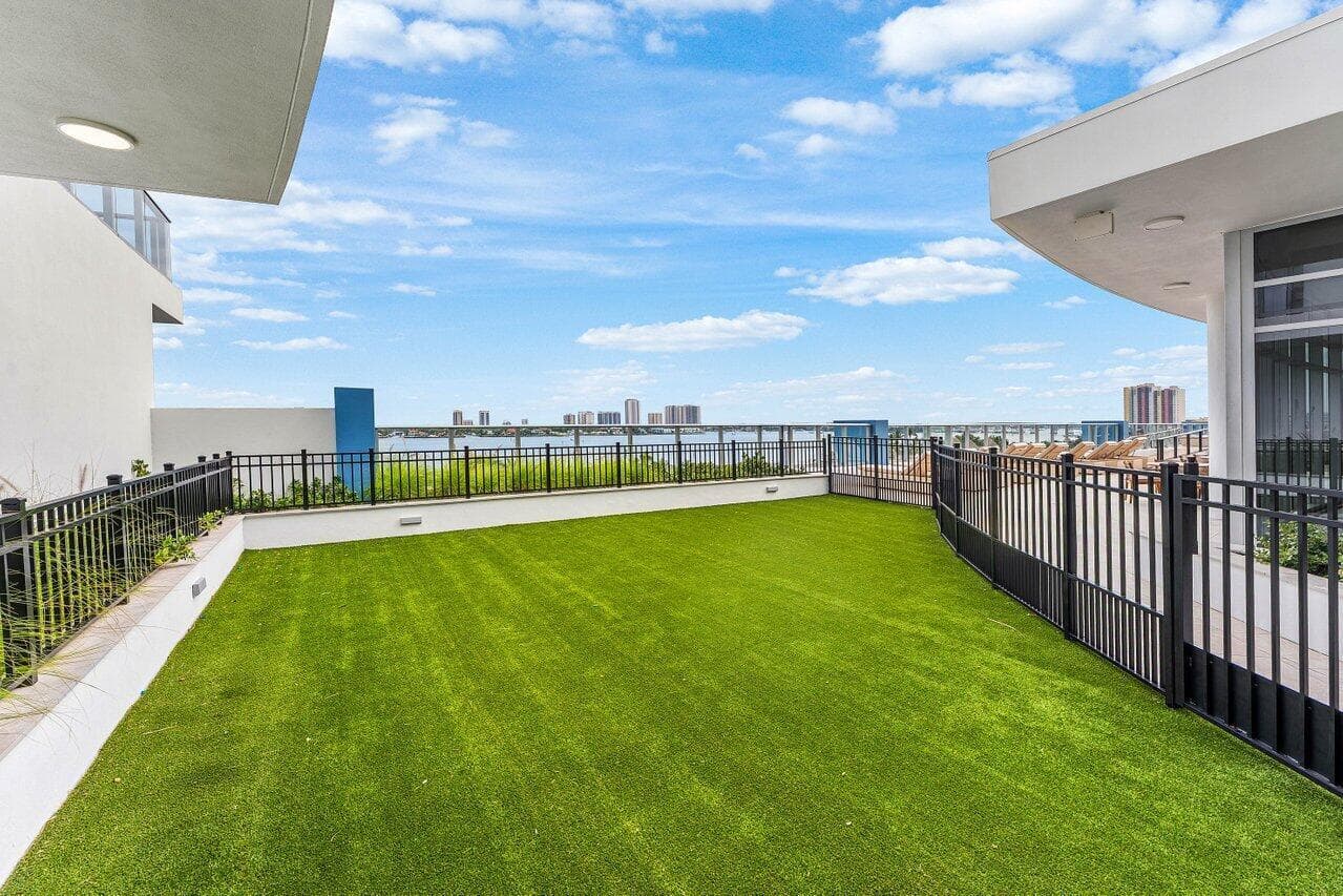 050-220LakeShoreDrive-702-LakePark-FL-33