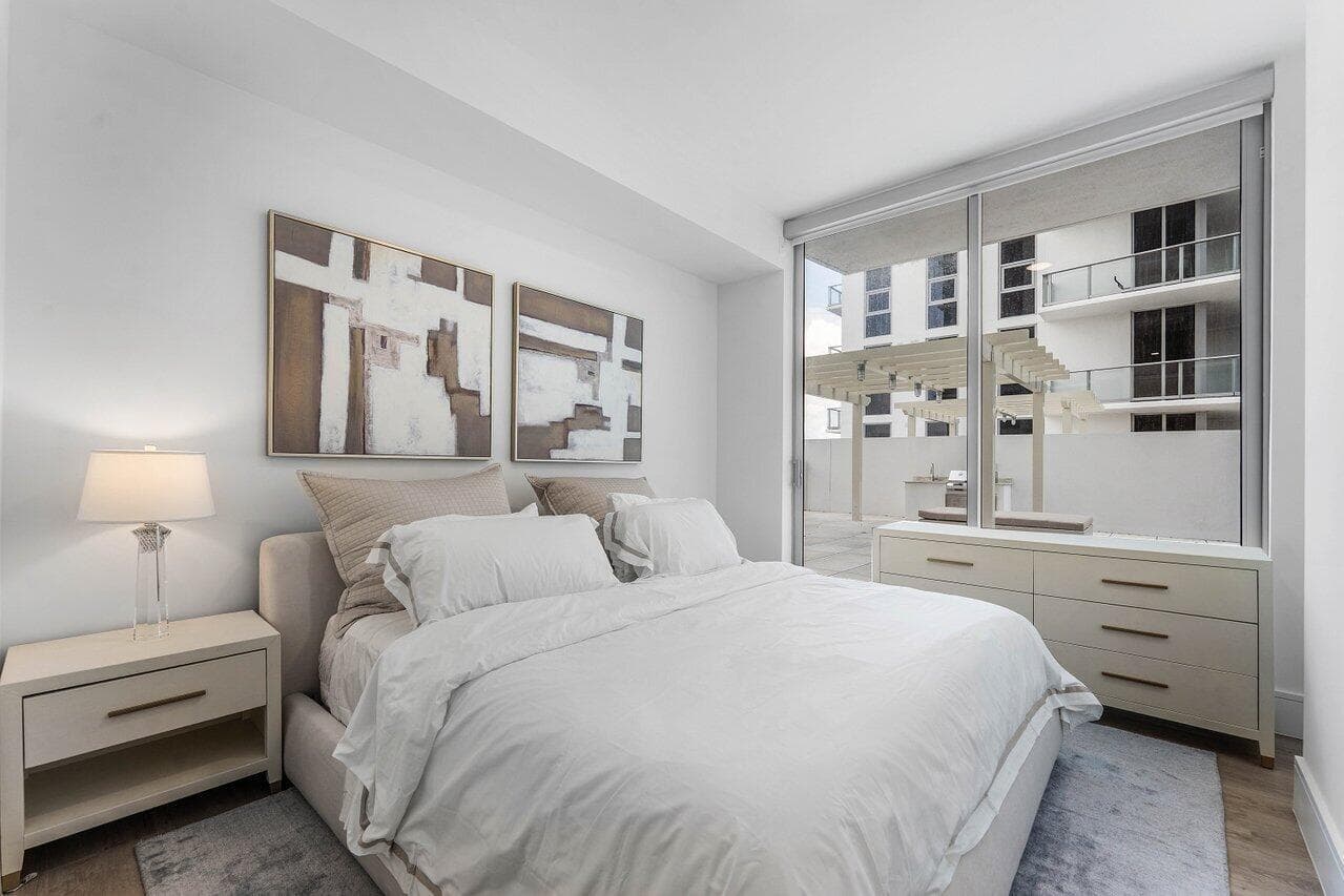 023-220LakeShoreDrive-702-LakePark-FL-33