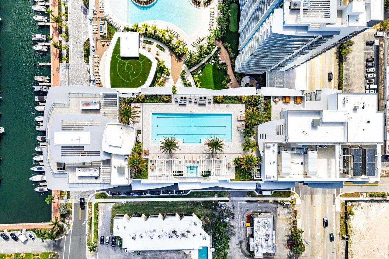 053-220LakeShoreDrive-702-LakePark-FL-33