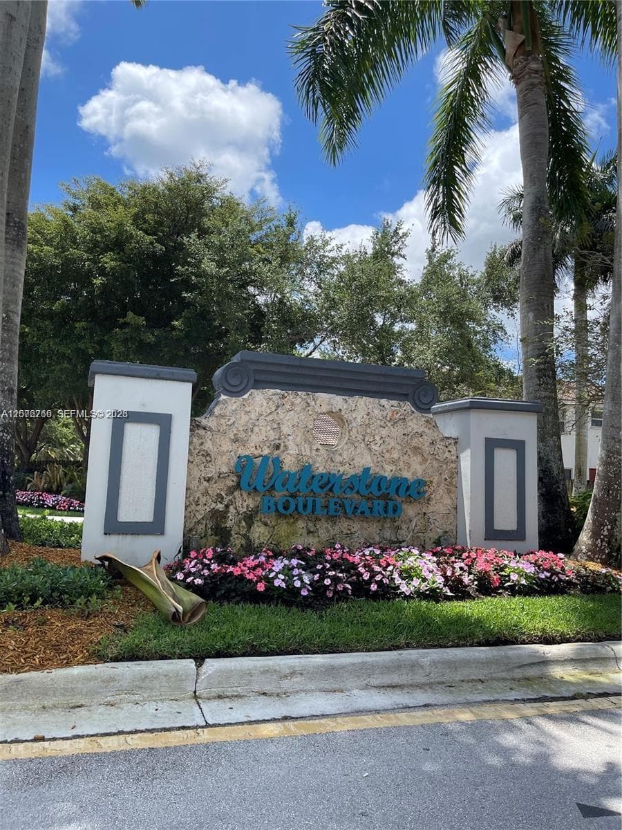 4240 NE 9th St photo 29