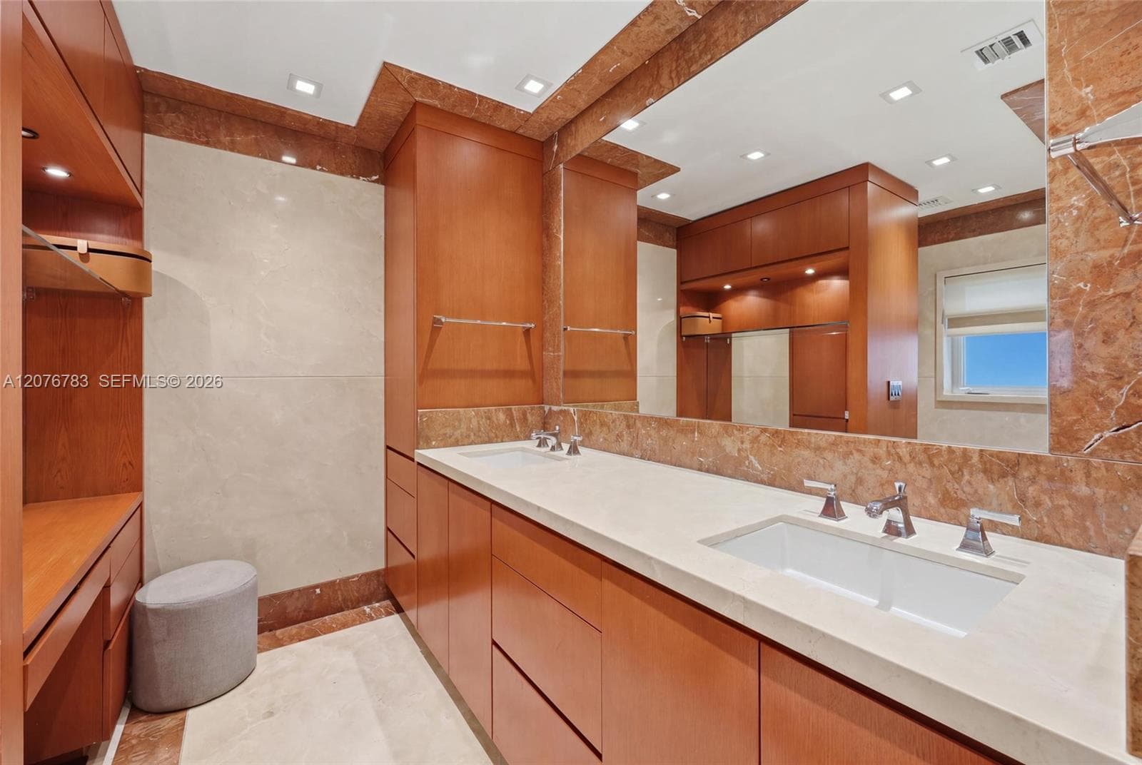 571 S Mashta Dr photo 16