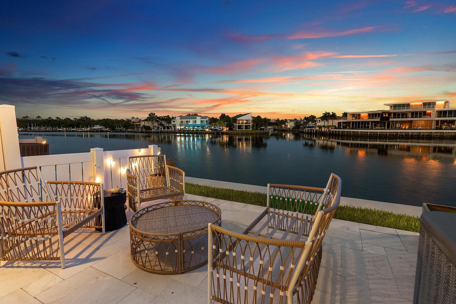 057-900JefferyStreet-BocaRaton-FL-33487-