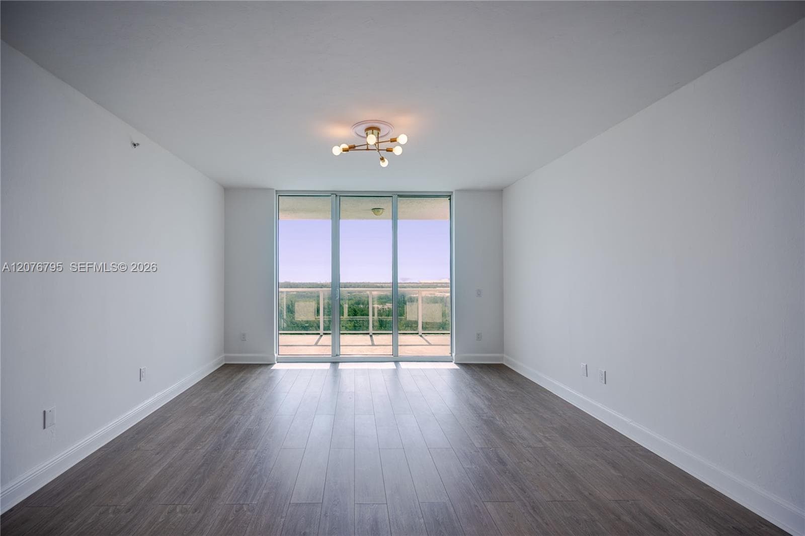 THE OAKS I CONDO · #2403 in North Miami - Photo 3