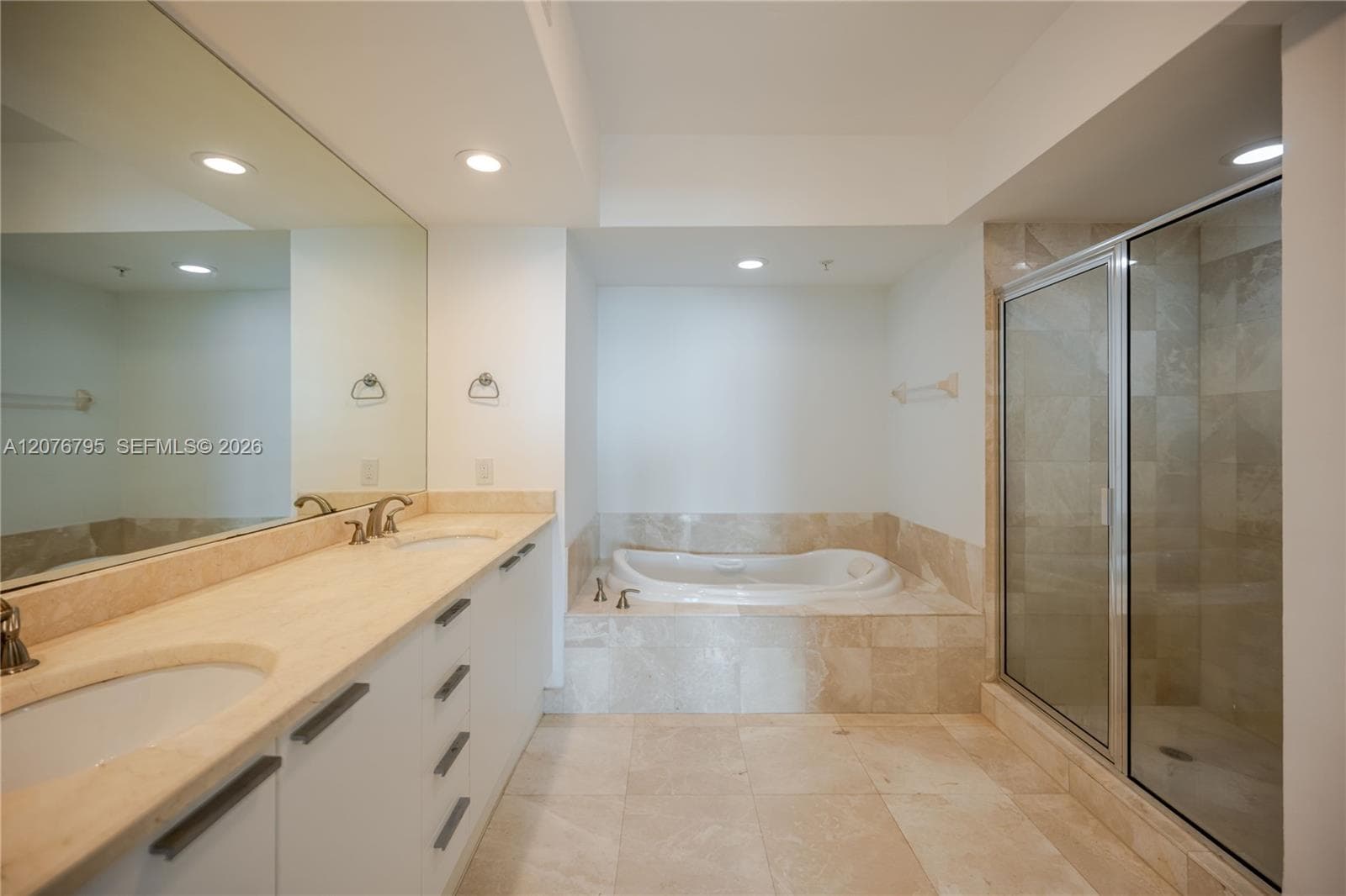 THE OAKS I CONDO · #2403 in North Miami - Photo 9