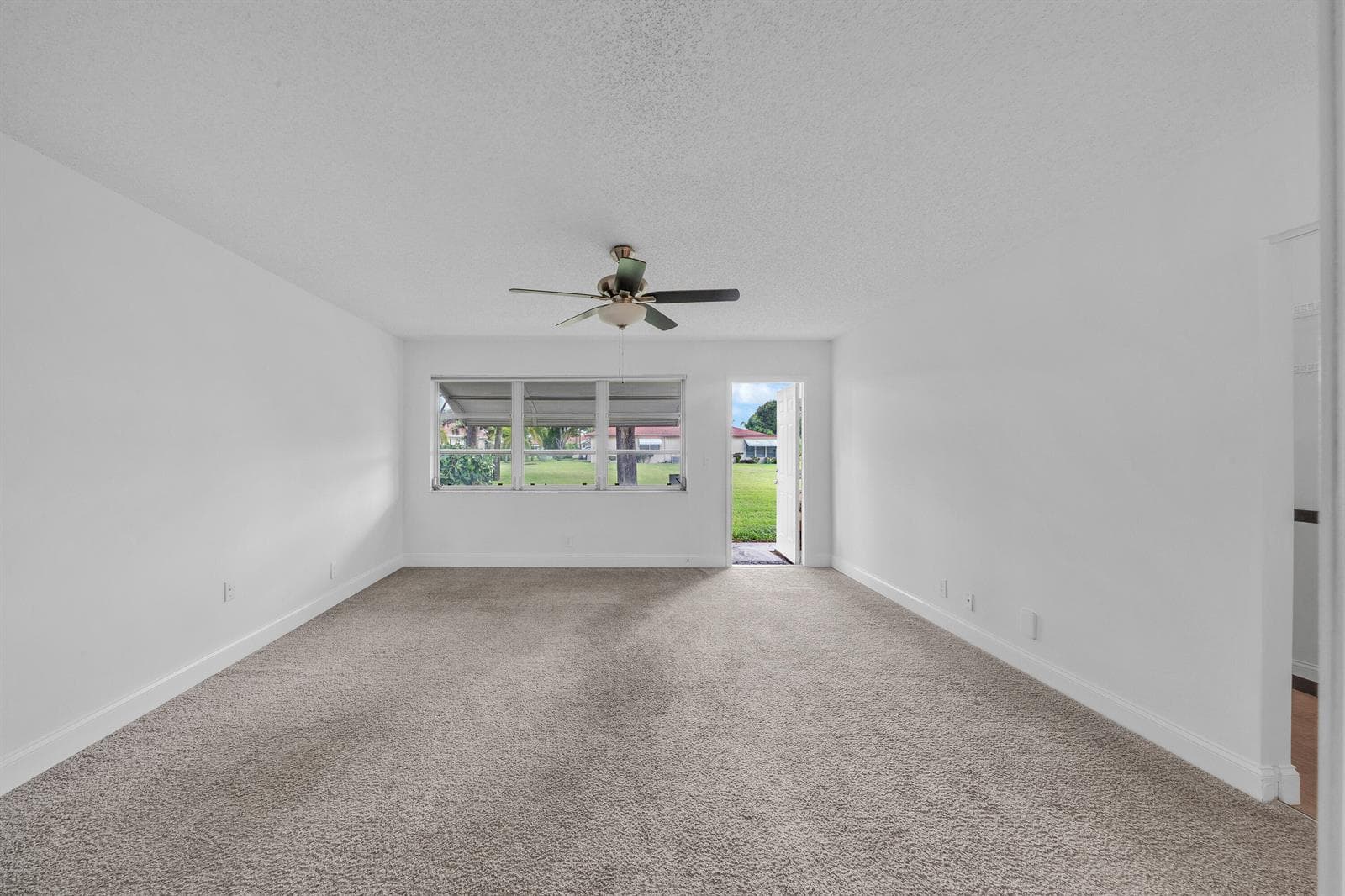 7 Primary Bedroom (1)