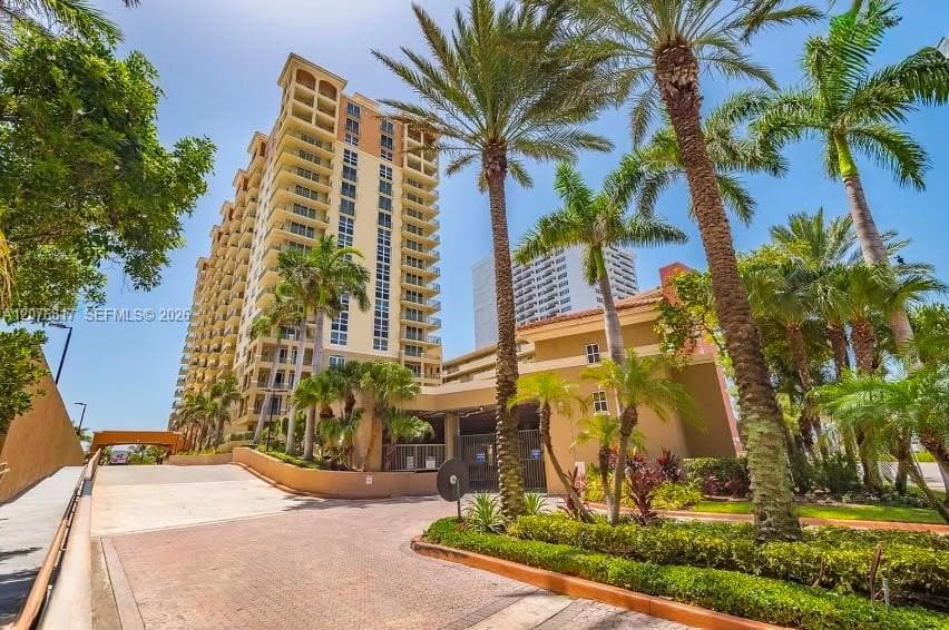 2080 OCEAN DRIVE CONDO · #1611 in Hallandale Beach - Photo 2