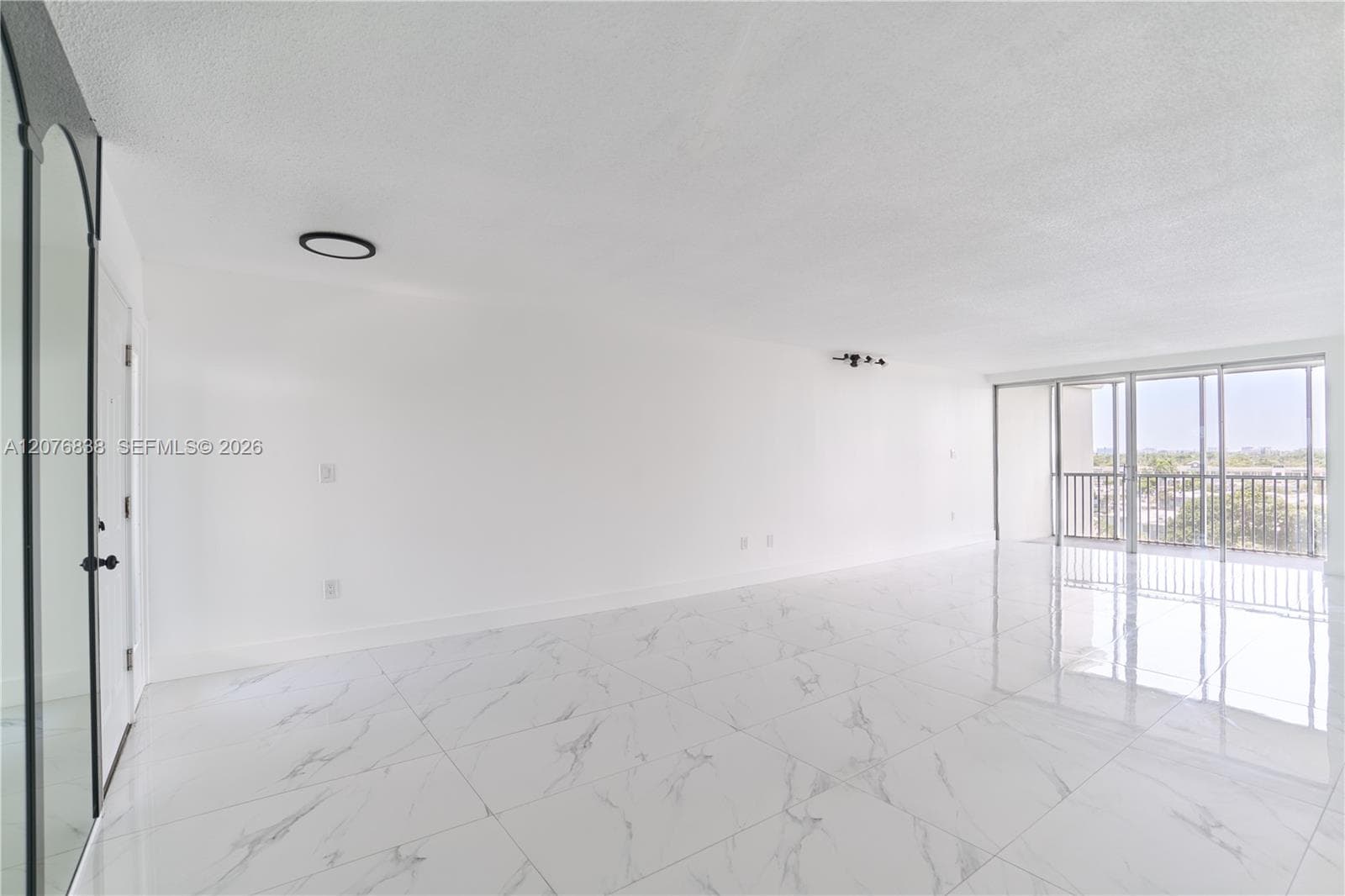 JADE WINDS · #829-4 in Miami - Photo 3