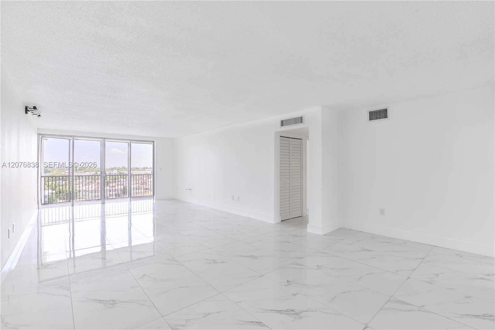JADE WINDS · #829-4 in Miami - Photo 4