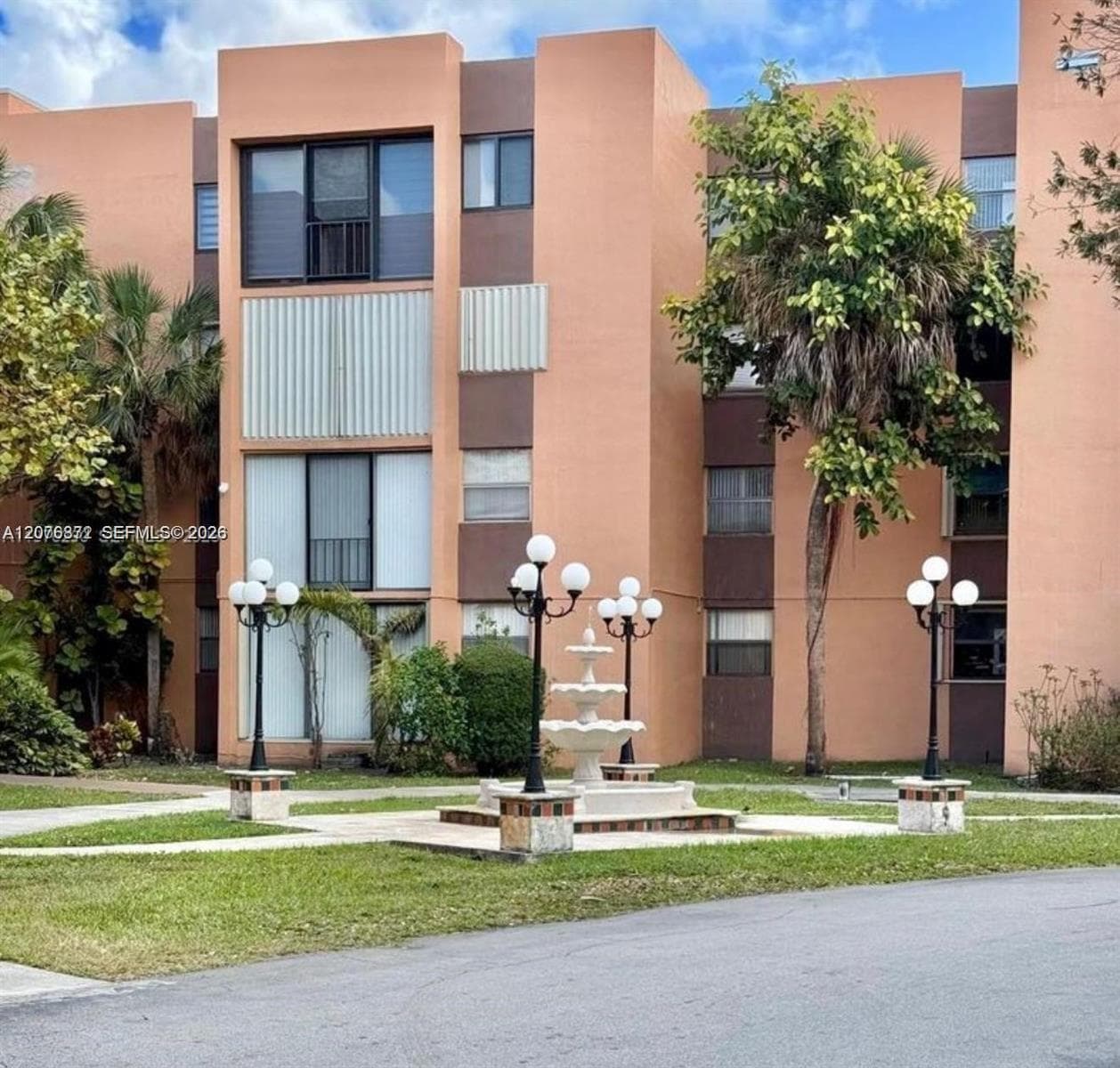 Verailles 9400 · #309 in Miami - Photo 1