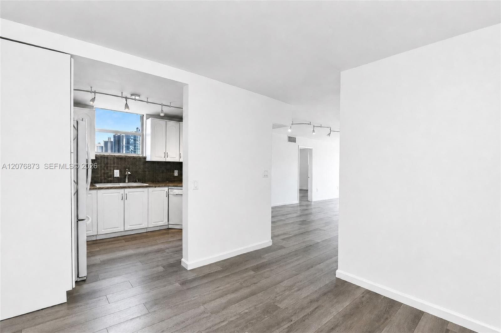 Park Gardens · #604 in Miami Beach - Photo 2
